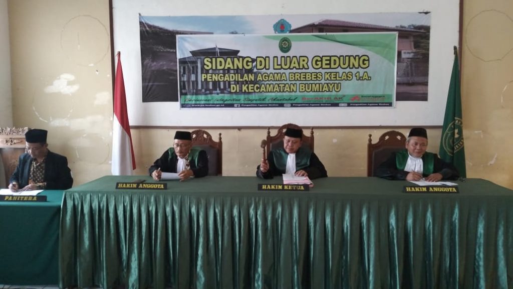 sidang di luar gedung 3112023